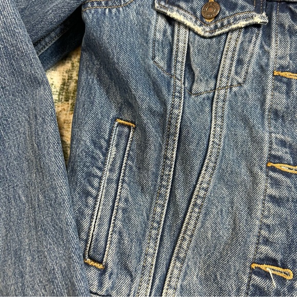 Levi's small raw hem no collar denim jacket - Picture 4 of 6